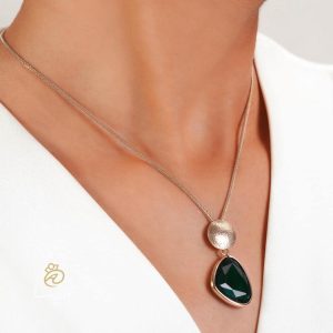 مدال طلا نگین دار سبز pe150